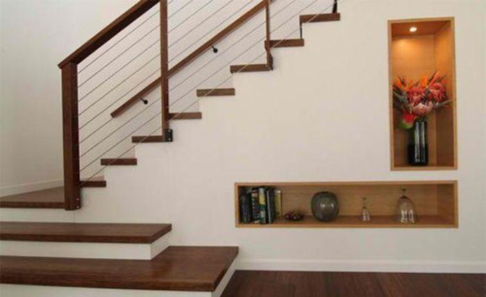 Cầu thang tay vịn gỗ rất dễ dàng để vệ sinh